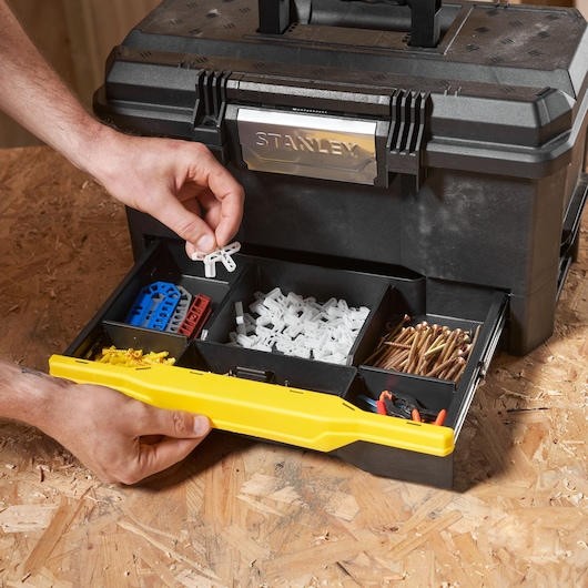 Boîte à outils Touch Latch en plastique STANLEY - 1-79-218 - 60 cm -  Cdiscount Bricolage