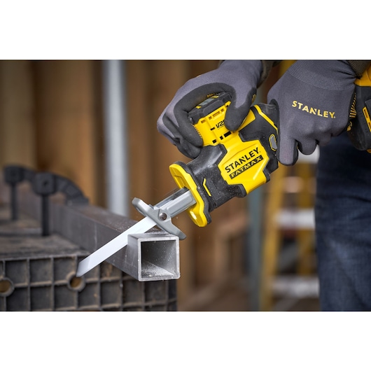 18V STANLEY® FATMAX® V20 Brushless One-Handed Reciprocating Saw