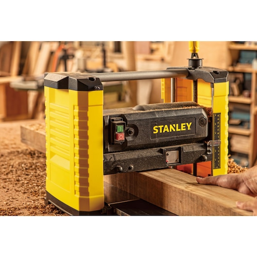 STANLEY THICKNESS PLANNER 1800W
